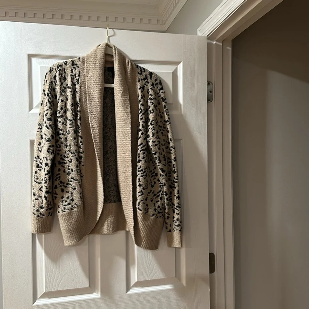 Leopard Print Open Front Sweaterbutttery soft like Barefoot dreams M - Picture 5 of 5
